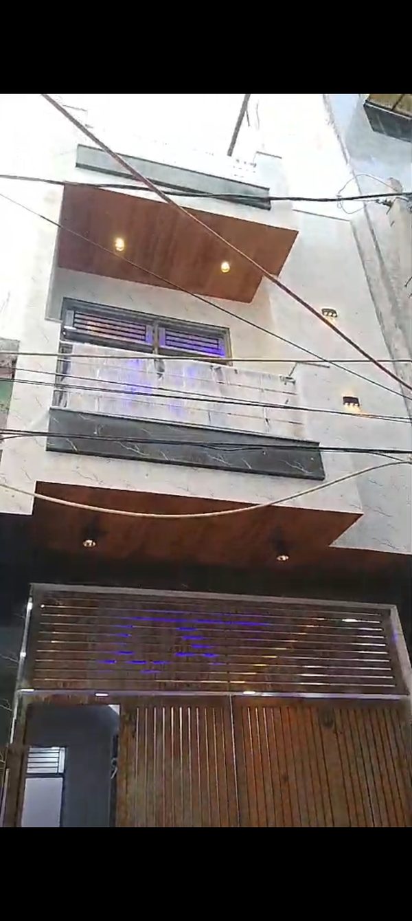 40 Gaj Jad Se Makan me House Entry